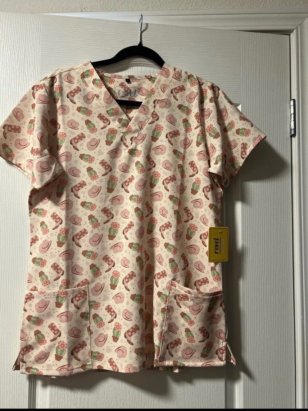 Revel Western Printed V-Neck Scrub Top Large